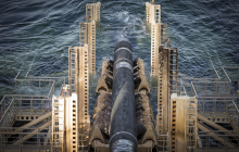 Die Pioneering Spirit bei der Verlegung der Pipeline in schwedischen Gewässern. Foto: Nord Stream 2/Axel Schmidt