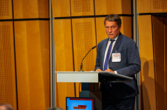 Ost-Ausschuss-Vorstand Philipp Haußmann zur Eröffnung des 1. Konferenztages in der IHK Berlin, Foto: AHK Rumänien / Fotograf Christian Sommer