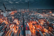 Containerhafen. Foto: Unsplash